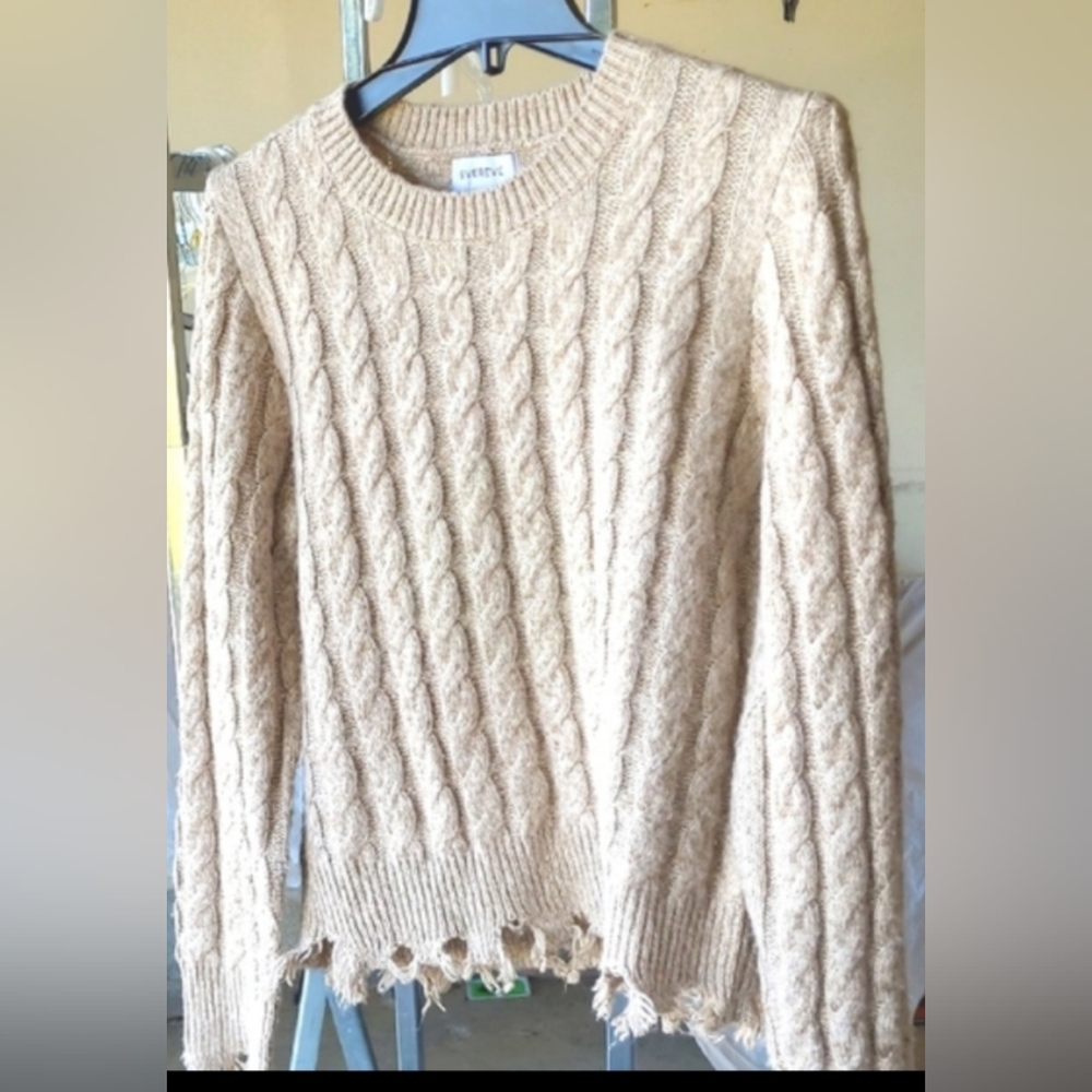 Evereve Cream Cable Knit Crewneck Sweater